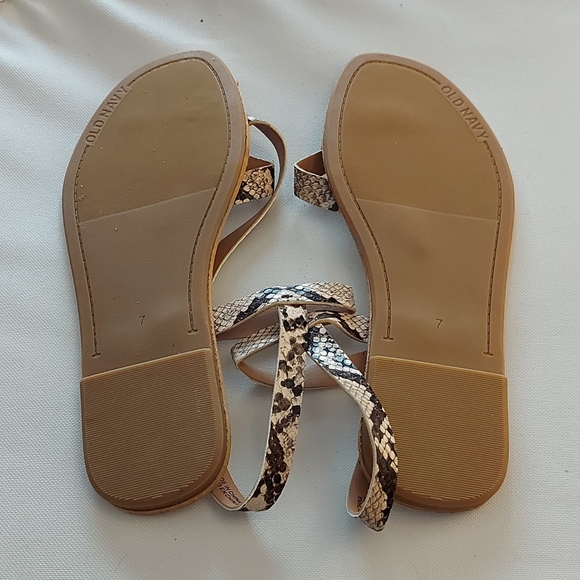 🌷Old Navy Sandals - Picture 5 of 6